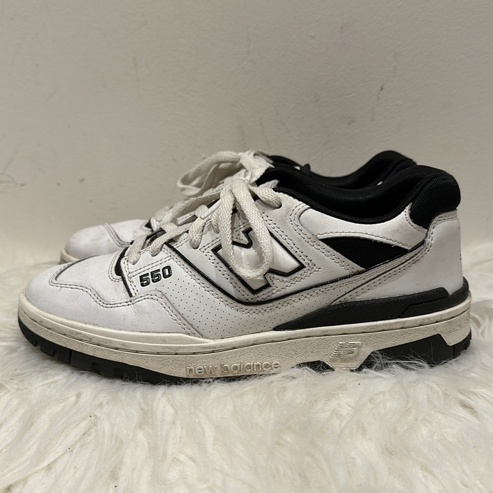 New Balance Black & White 550s Sneakers in Size 8W | 6.5M